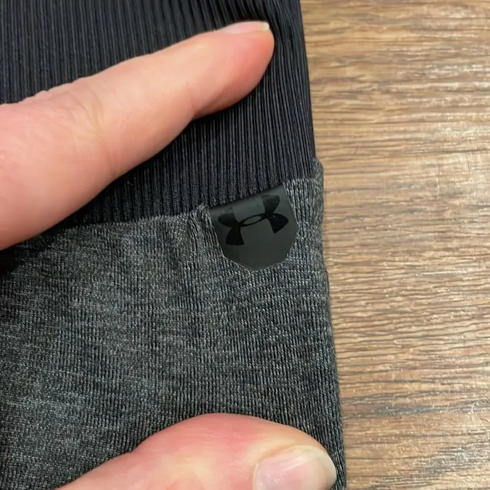 UNDER ARMOUR Gray and Black Mixed Material Athletic Leggings Size M